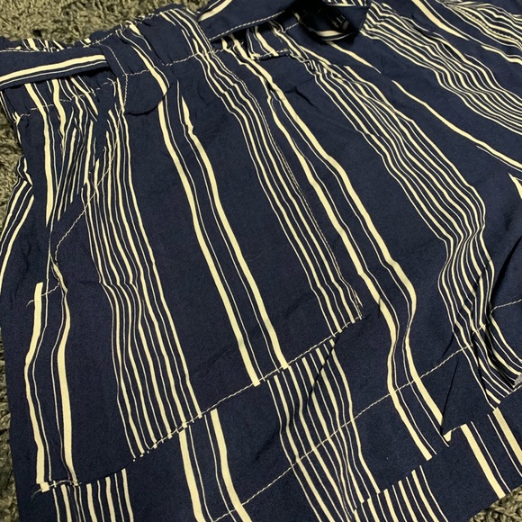 Dressy blue & white shorts - Picture 3 of 5